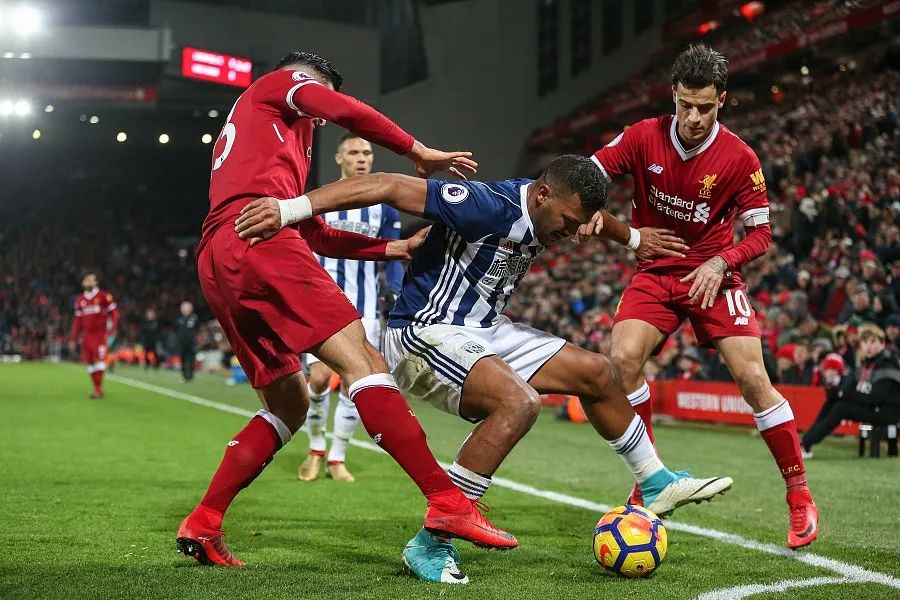 汤姆·西佛在 1977 年被大都会交易至红人，被纽约媒体称为“午夜大屠杀”