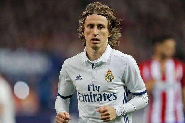 西超杯-亚马尔破门加维传射 巴萨2-0毕尔巴鄂