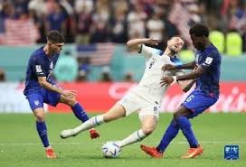 扑克中的优势是累积出来的（扑克优势来自长期积累）